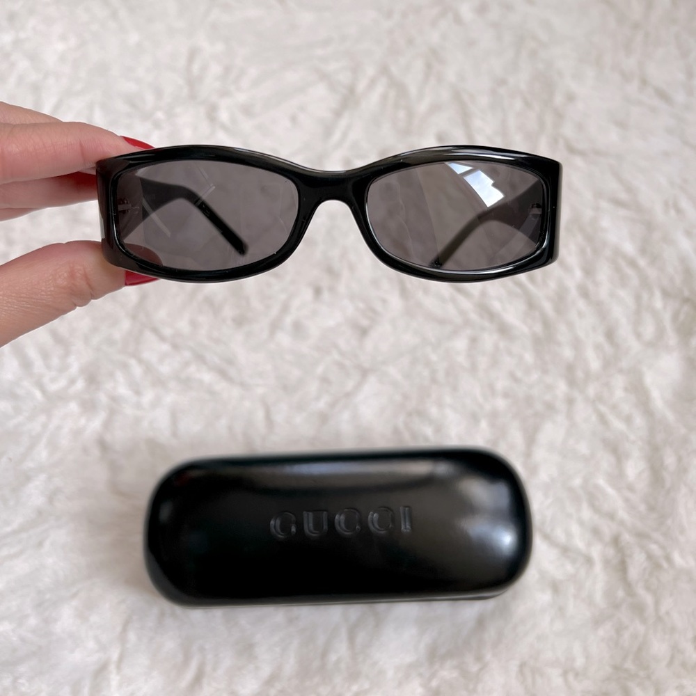 90’s Gucci vintage sunglasses 😎⚡️